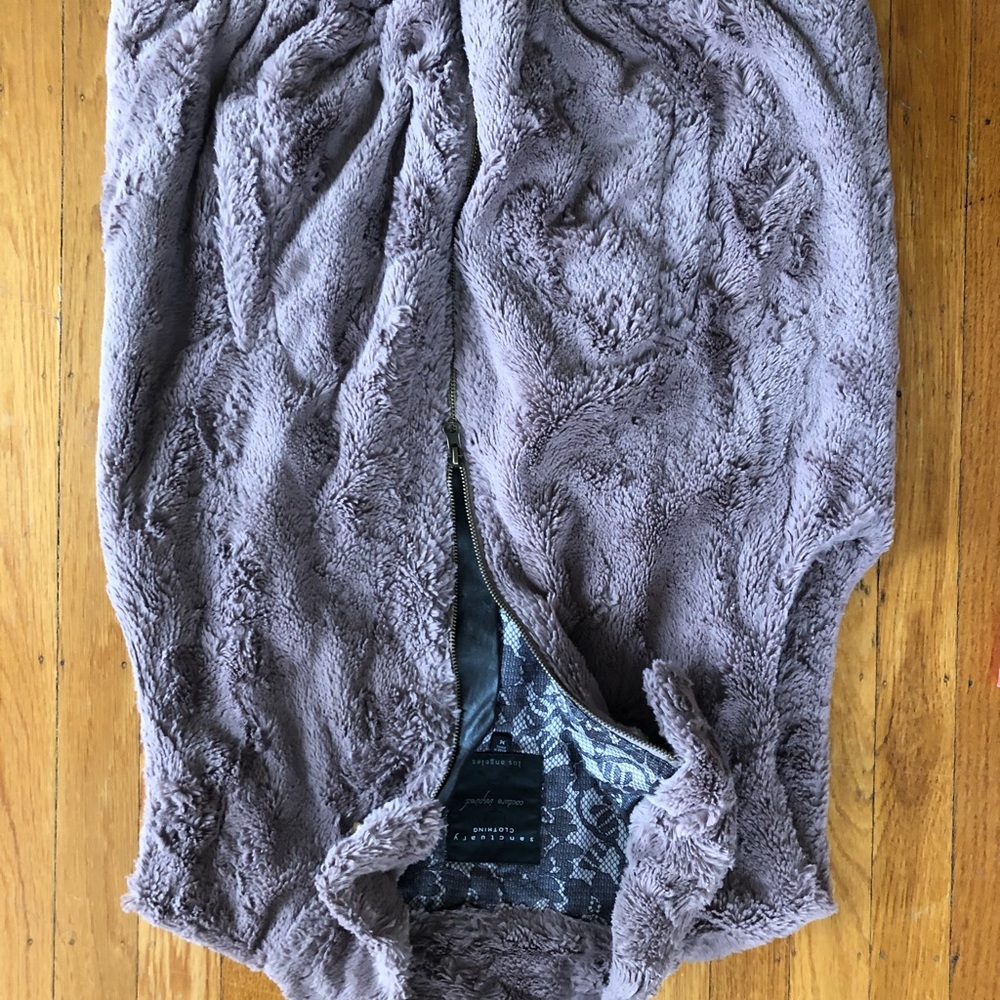 Fur vest